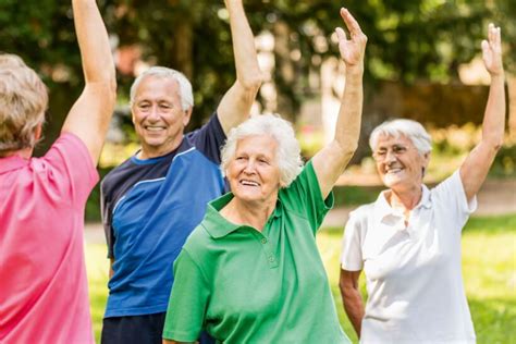 Как сохранять здоровье после 60: советы барнаульских депутатов-врачей для пожилых активных жителей